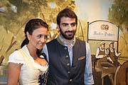 Neuzugang Mittelfeldspieler Grigoris Makos mit Freundin Athena (©Foto: Martin Schmitz)